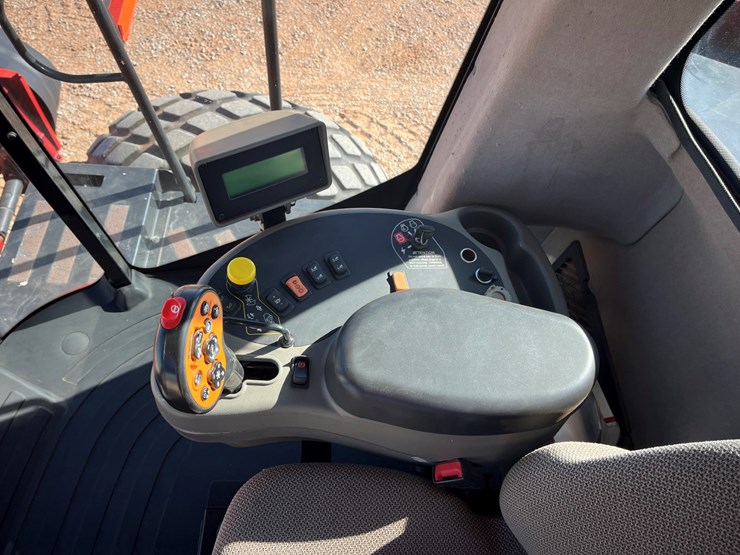 2020-case-ih-wd2104-image-31