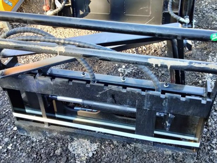 #220-•-mini-skid-steer-hydraulic-side-shift-fork-image-1