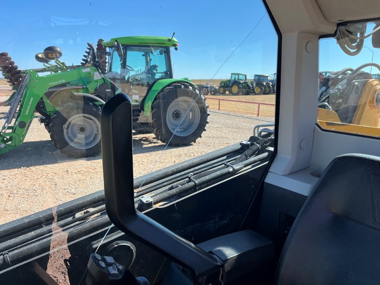 2020-jcb-3ts-8w-image-22