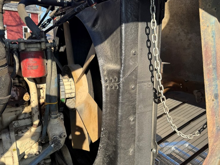 1974-peterbilt-359-image-32