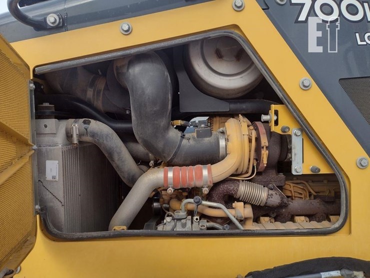 2022-deere-700l-lgp-image-42