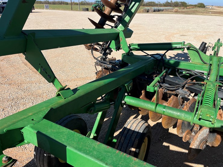 2004-john-deere-637-image-14