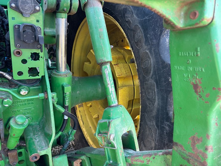 john-deere-8260r-image-10
