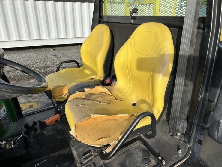 2012-john-deere-gator-xuv-625i-image-15