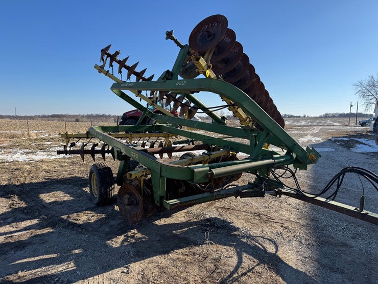 john-deere-220-image-2