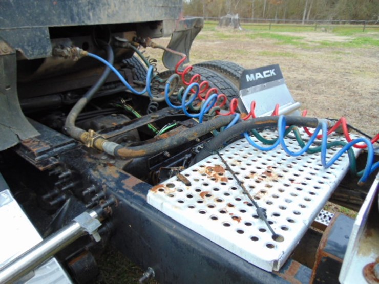 2006-mack-chn613-image-6
