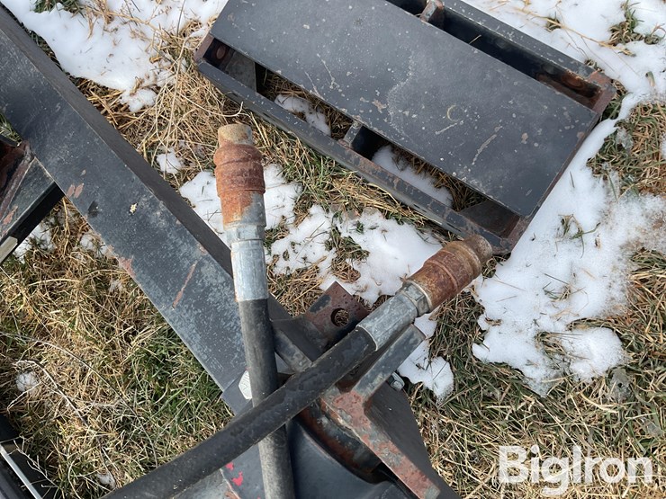 mounted-pivot-track-closer-image-13