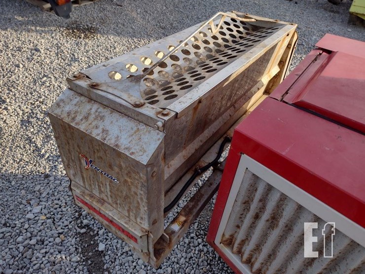 ventrac-3400l-lawn-mower-w/blade-&-broom-image-29