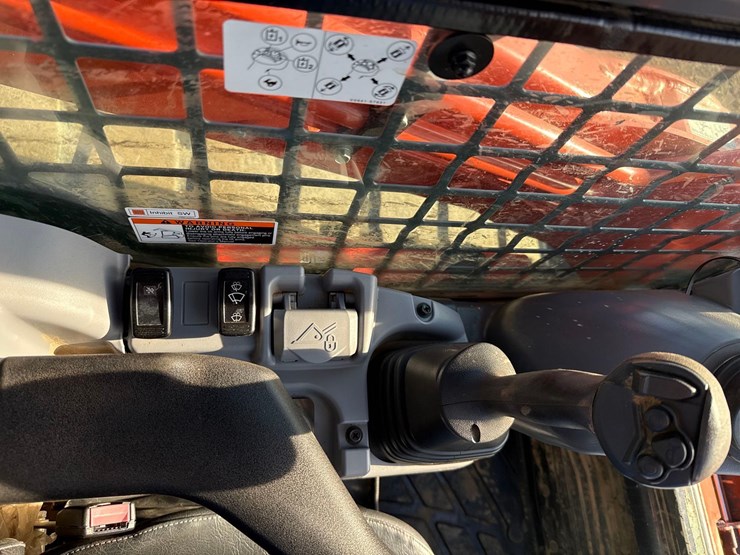 kubota-svl75-2-image-16