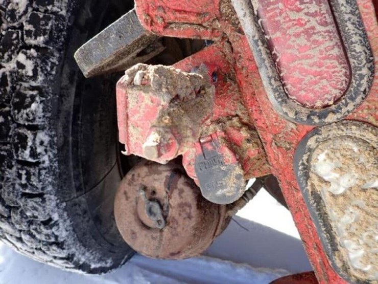 2016-peterbilt-567-image-57