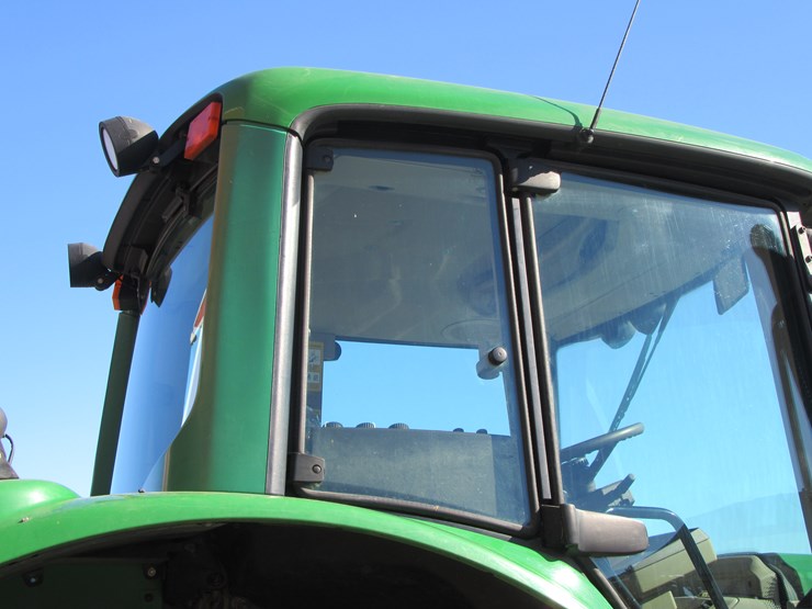 john-deere-7520-image-26