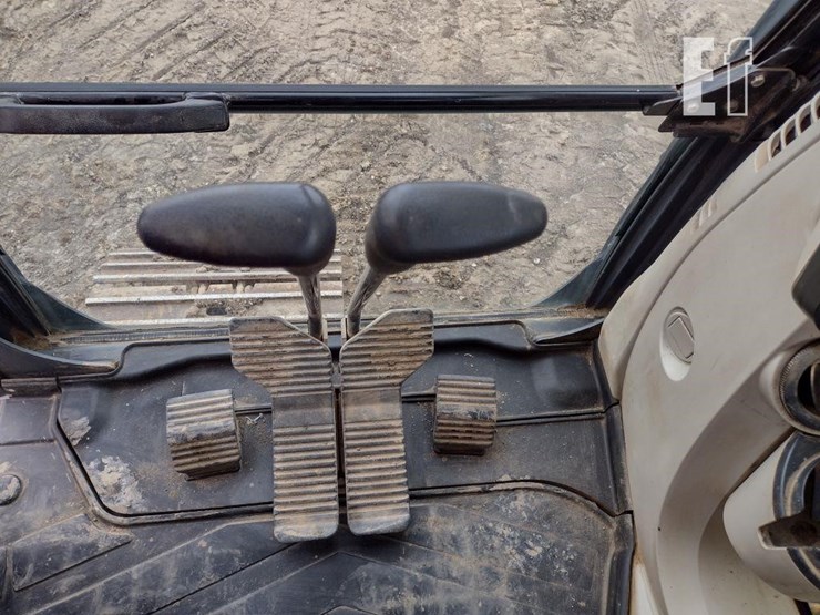 2019-kobelco-sk140sr-lc-5-image-8