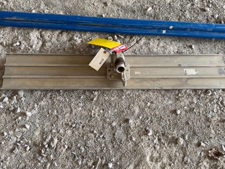 marshalltown-float-w/3-handles-image-1