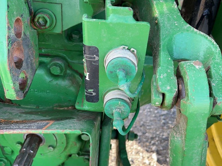 2013-john-deere-5045e-image-10