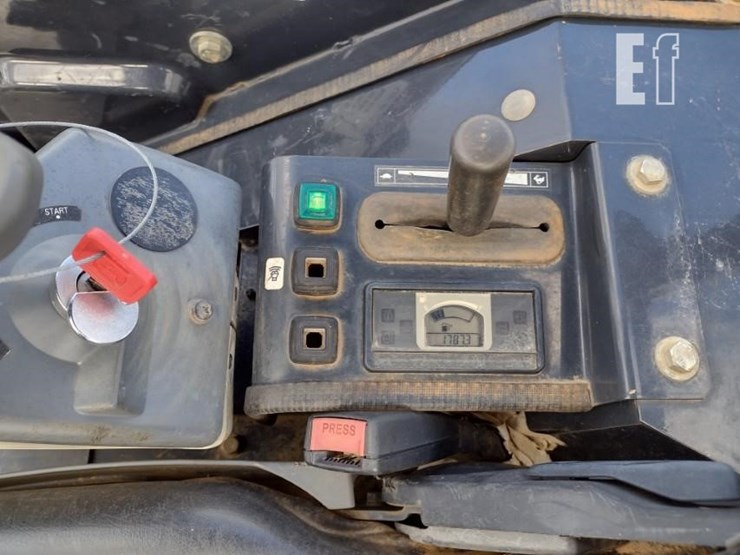 2022-deere-26g-image-8