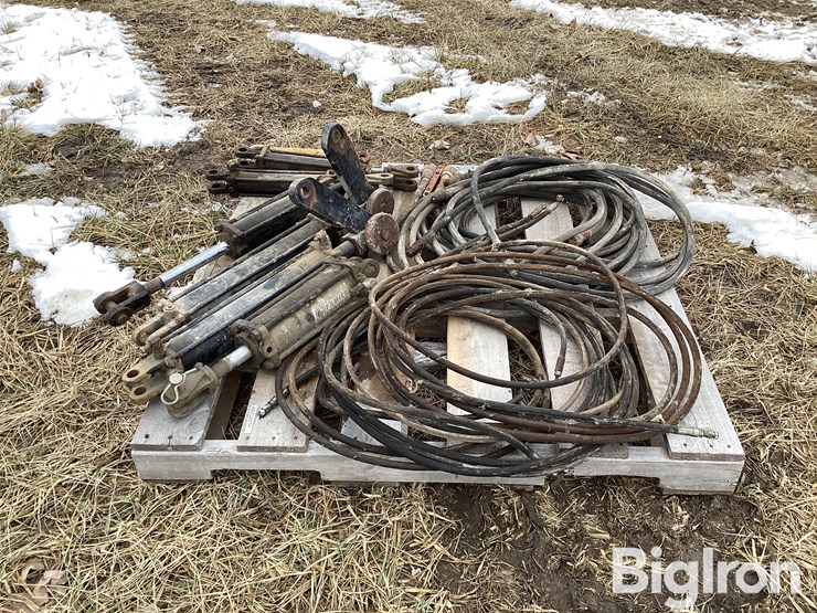 hydraulic-cylinders-and-hoses-image-8