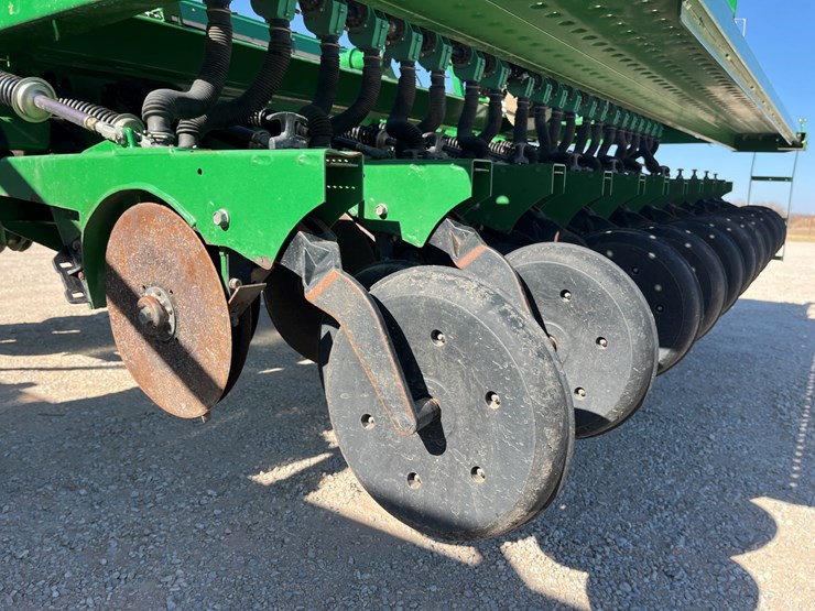 2016-great-plains-3s4000-image-11