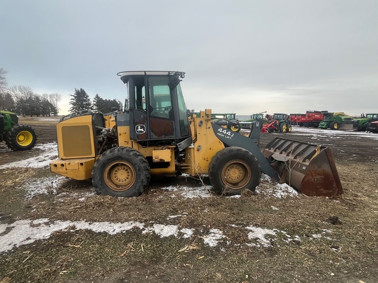 deere-444j-image-8