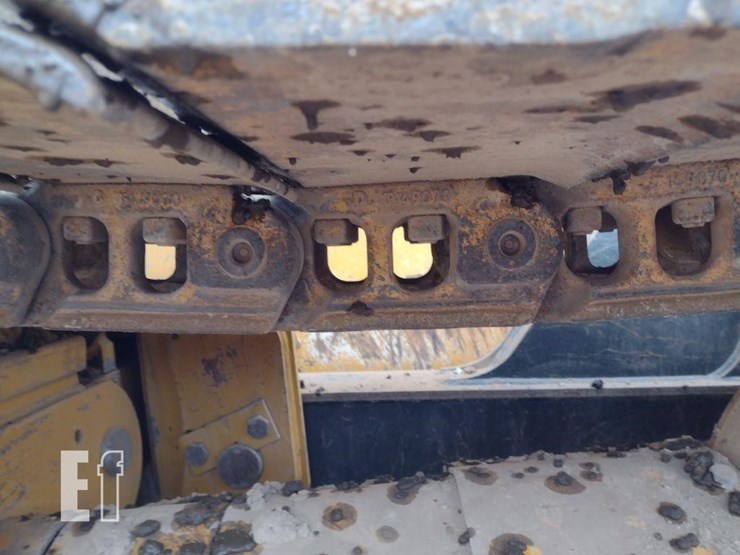 2012-deere-700k-lgp-image-31