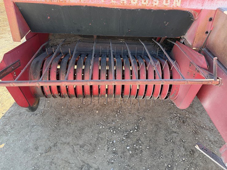 massey-ferguson-126-image-5