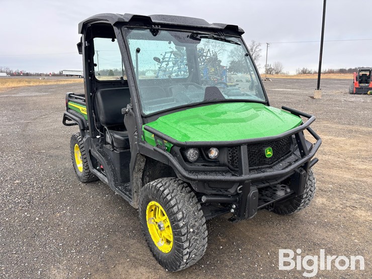 2024-john-deere-gator-image-3