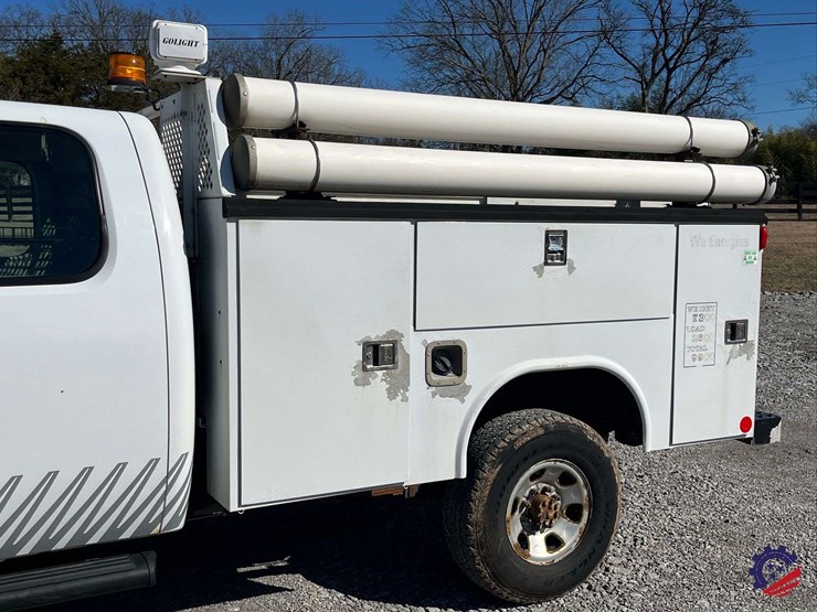 2010-chevrolet-silverado-s/a-service-truck-image-19