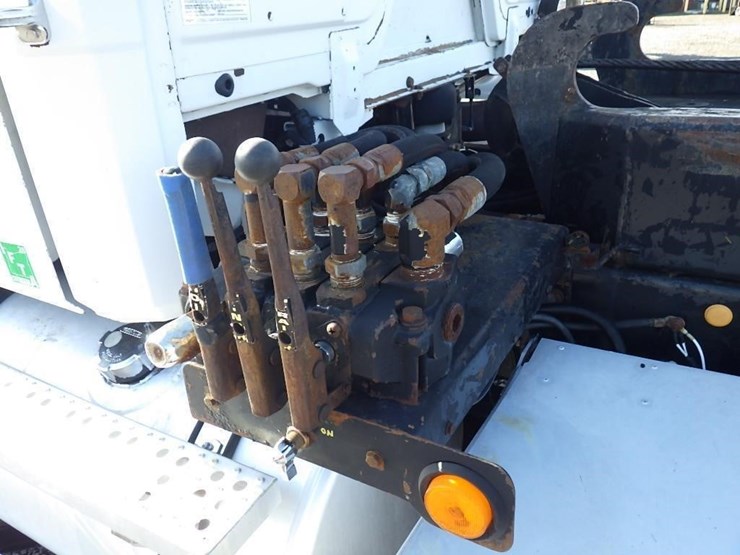 1999-freightliner-fl112-image-13