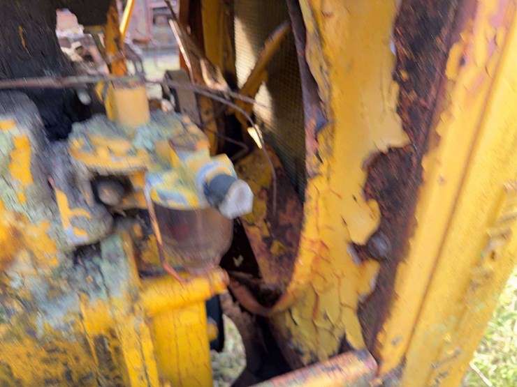 caterpillar-twenty-two-image-19