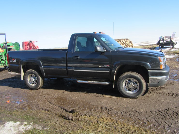 2004-chevrolet-2500-image-3