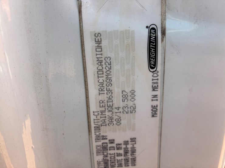 #t8415-•-freightliner-truck-image-18