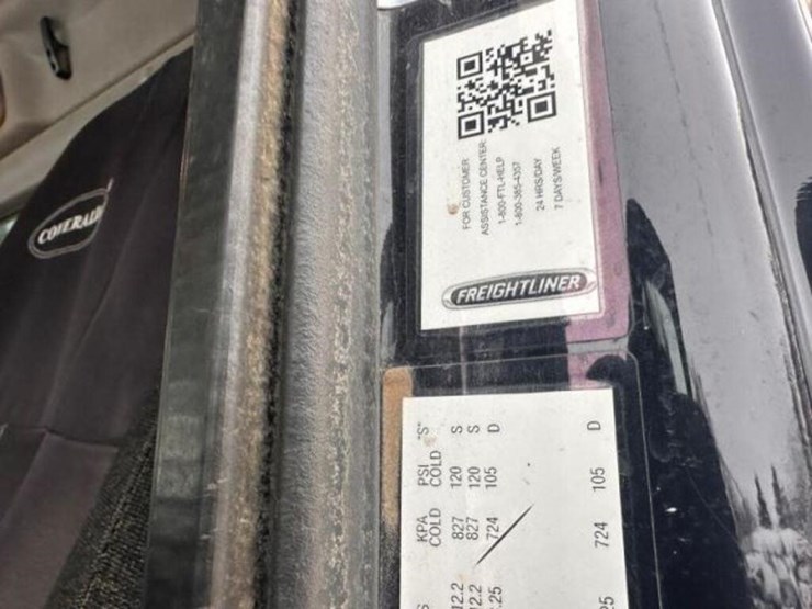 2018-freightliner-114sd-image-31