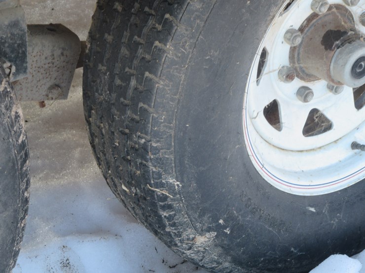 #8954-•-2006-pj-tri-axle-23'-trailer-(has-wi-title)-image-18