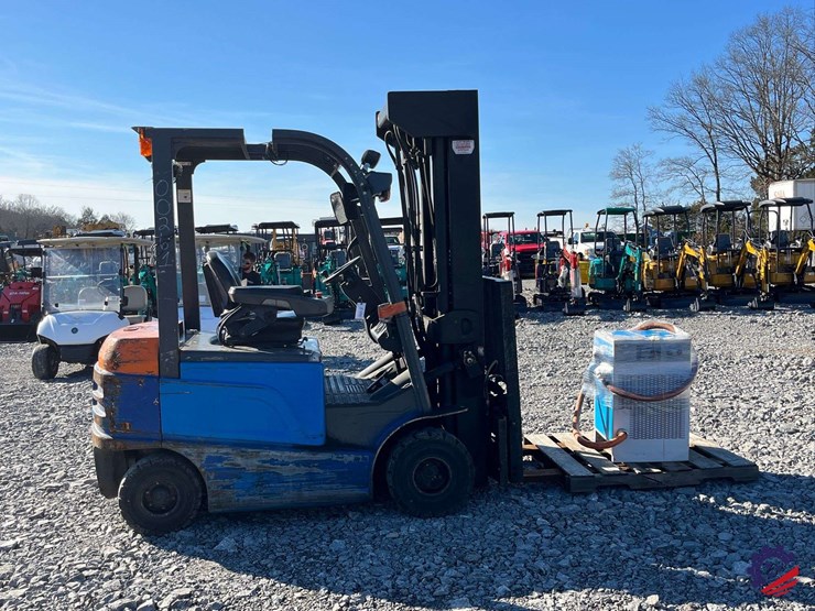 byd-ecb27c-electric-counterbalanced-forklift-image-5