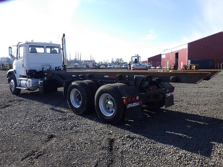 1999-freightliner-fl112-image-7