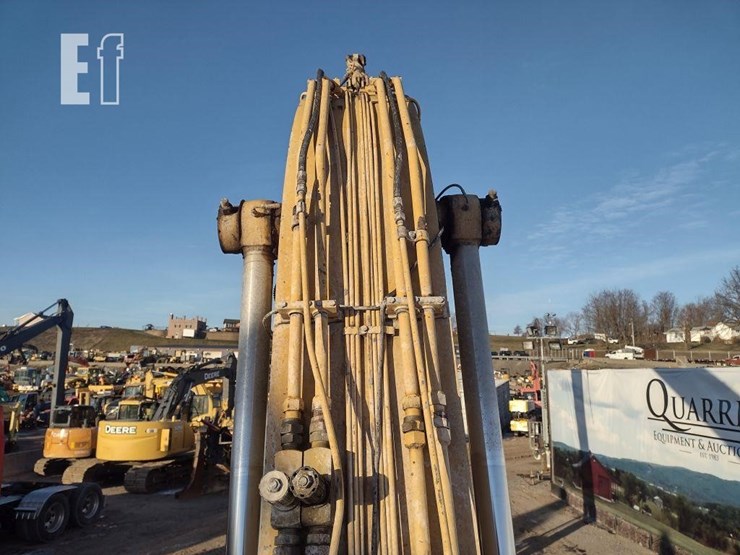 2000-deere-270c-lc-image-52