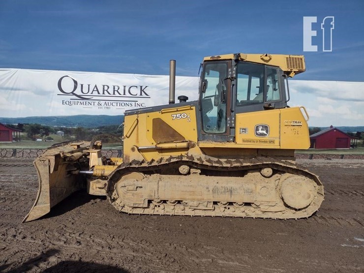 2008-deere-750j-lt-image-1