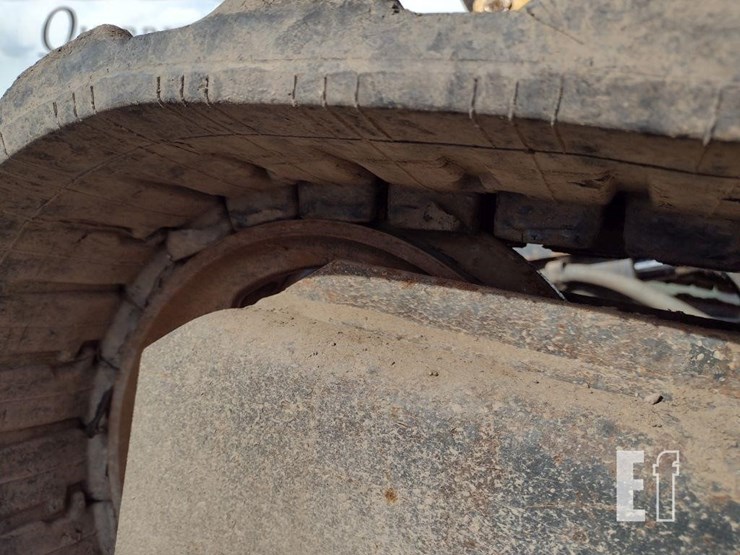 2013-deere-35d-image-32