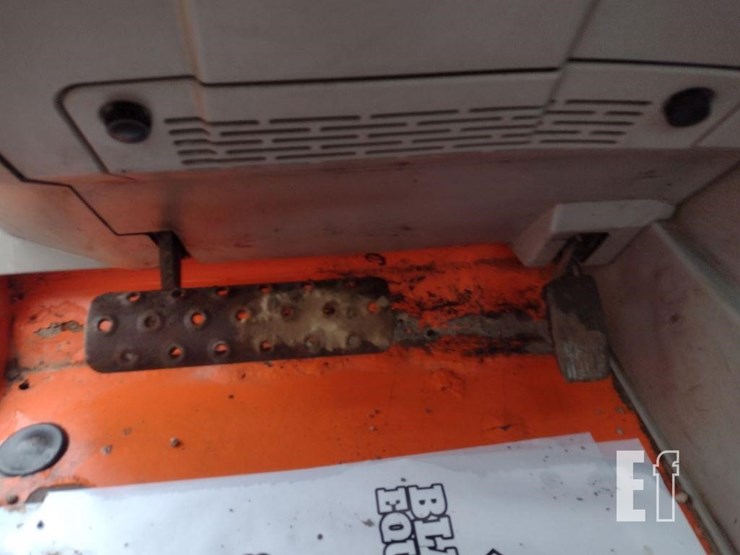 2016-jlg-1255-image-9