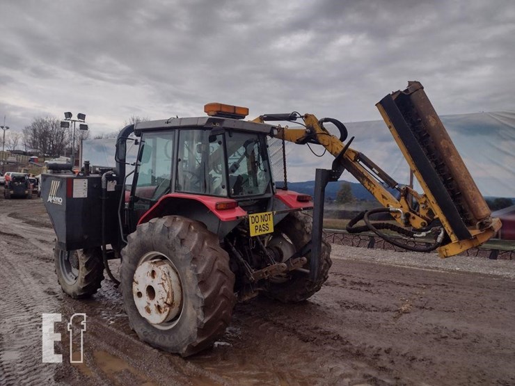 2002-massey-ferguson-4233-image-33