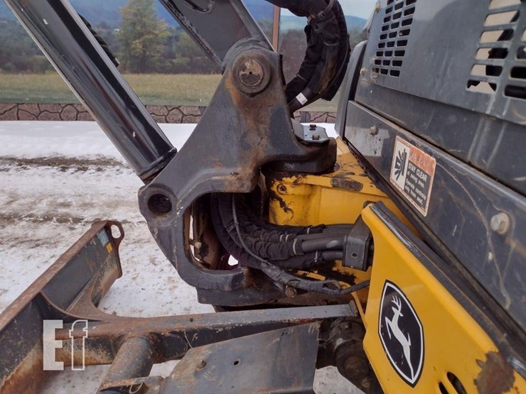 2016-deere-35g-image-24