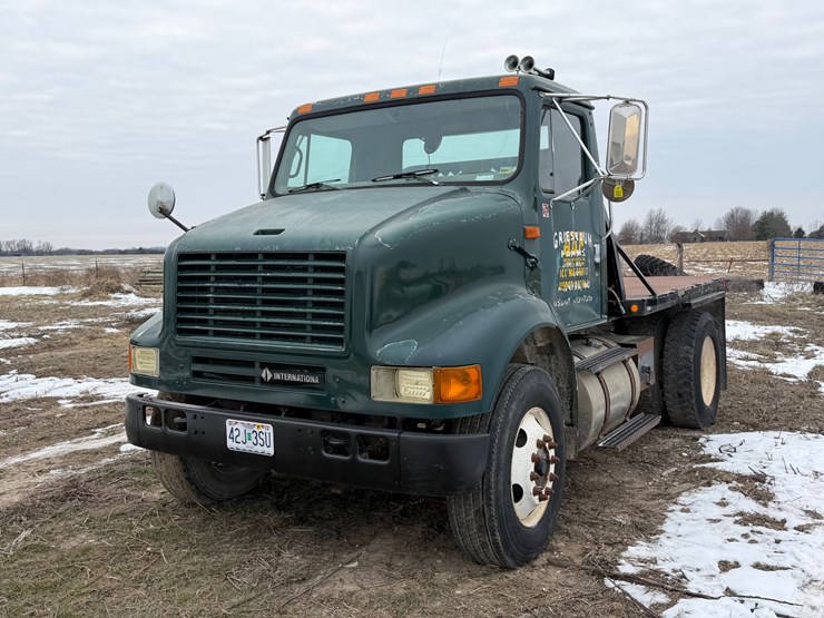 1999-international-8100-image-2