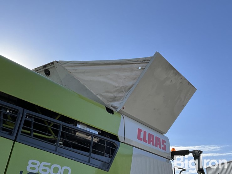 2022-claas-lexion-8600tt-image-11