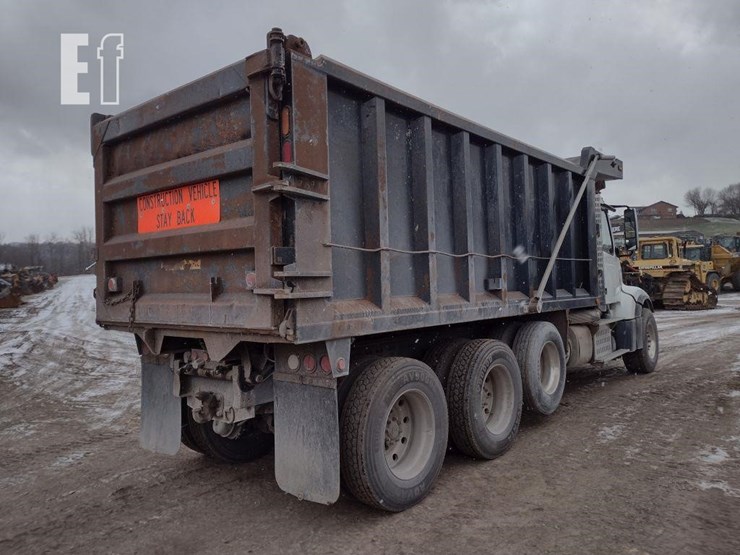 12-volvo-vhd-dump-truck^title^-image-30