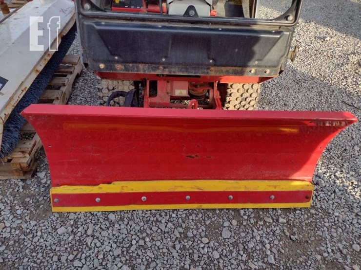 ventrac-3400l-lawn-mower-w/blade-&-broom-image-16