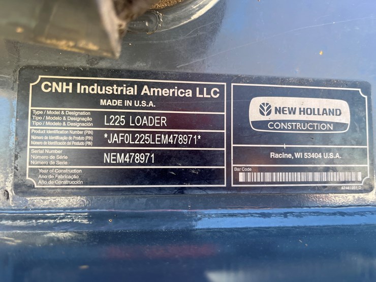 2014-new-holland-l225-image-16