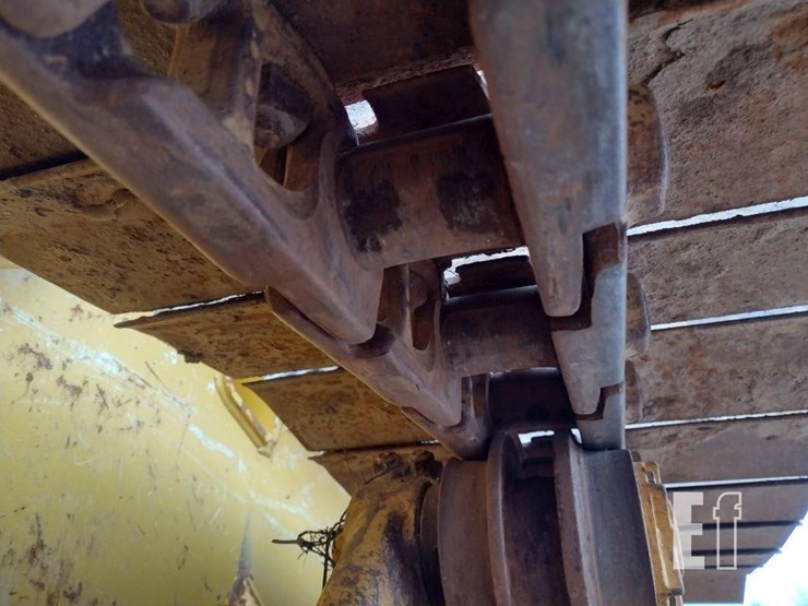 2022-deere-650k-lgp-image-29