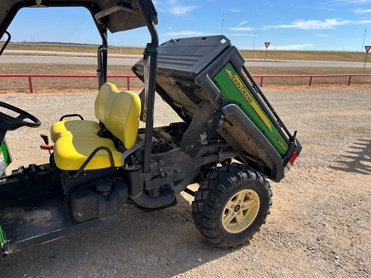 2016-john-deere-gator-image-17