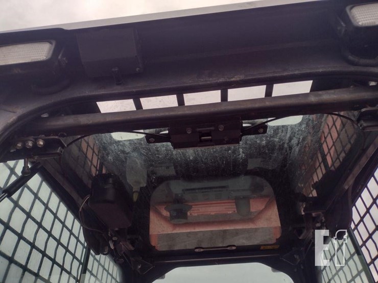 2017-kubota-svl95-2s-image-13