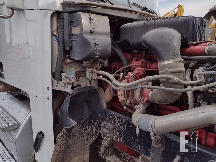 2017-freightliner-122sd-image-18