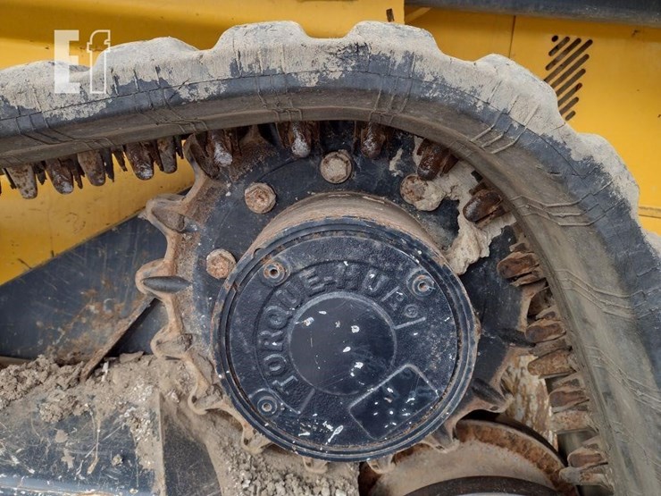 2021-deere-325g-image-20